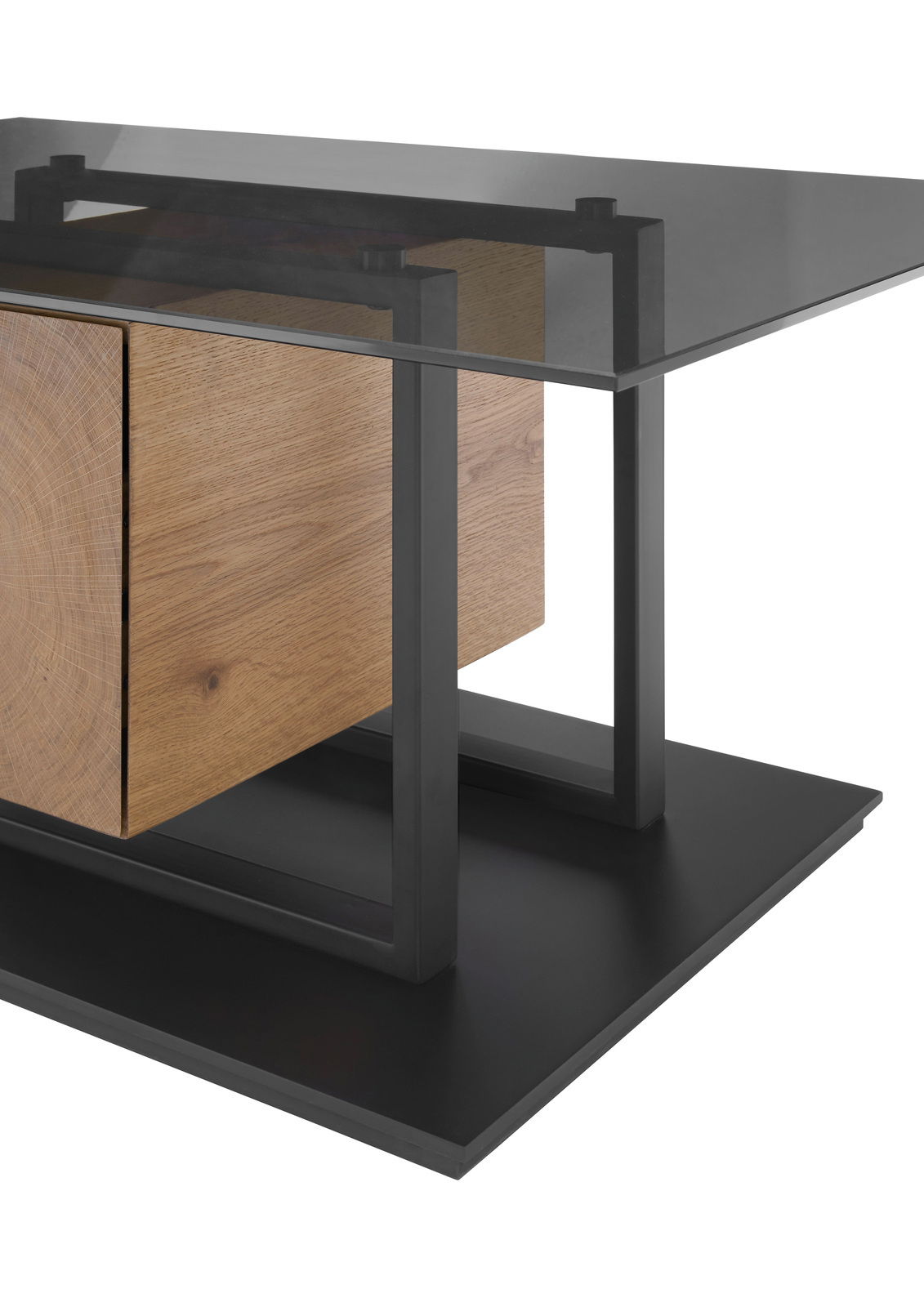 Moderner Couchtisch mit Glasplatte, Holzdetails und schwarzem Metallrahmen, seitliche Perspektive