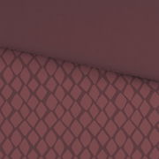 Wendebettwäsche in Bordeaux mit geometrischem Muster, Draufsicht