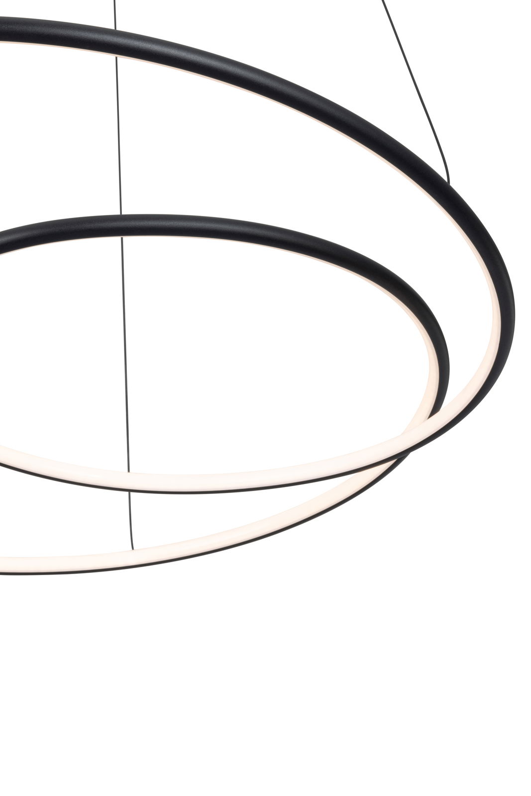 Moderne LED-Hängeleuchte mit zwei schwarzen, ringförmigen Leuchtelementen, seitliche Perspektive