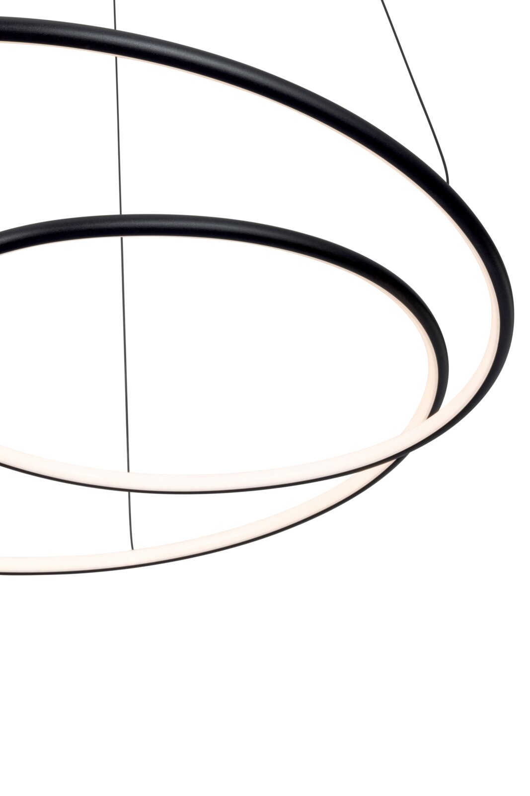 Moderne LED-Hängeleuchte mit zwei schwarzen, ringförmigen Leuchtelementen, seitliche Perspektive