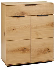 Moderner Schuhschrank aus hellem Holz mit zwei Türen und einer Schublade, frontale Perspektive