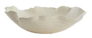 Weiße, organisch geformte Schale aus Keramik, seitliche Perspektive