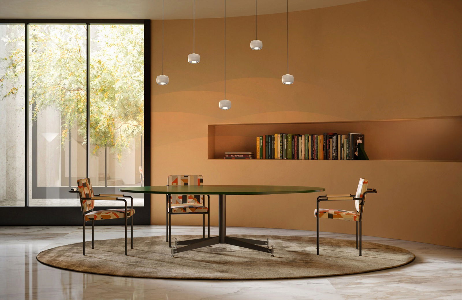 Moderne LED-Pendelleuchte in einem stilvollen Esszimmer, von unten betrachtet, mit mehreren hängenden Leuchten über einem runden Tisch.