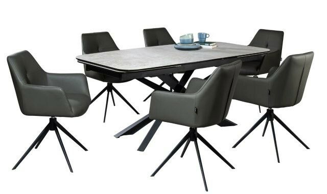 Moderner Esstisch mit sechs gepolsterten Stühlen, seitliche Perspektive