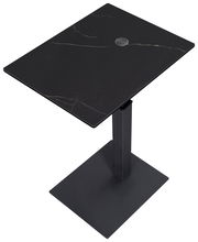 Moderner Beistelltisch mit schwarzer quadratischer Tischplatte und stabilem Standfuß, Ansicht von schräg oben.