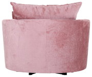 Rückansicht eines rosa Sessels mit weichem Stoffbezug und Kissen.