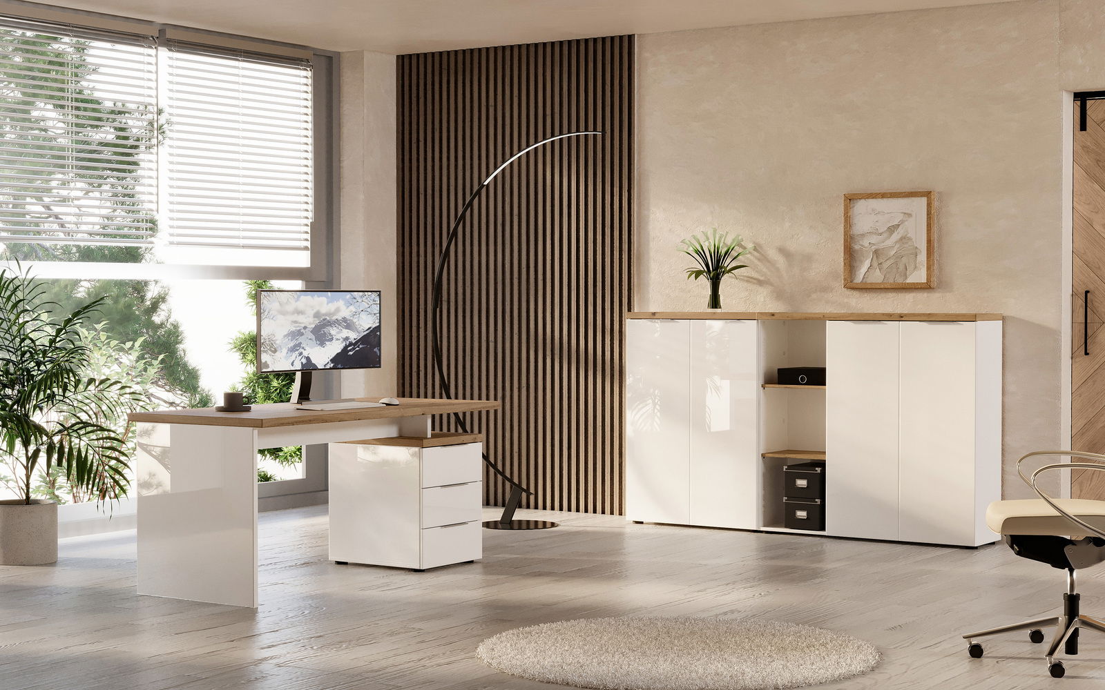 Moderner Büroraum mit Eckschreibtisch und Aktenschrank, seitliche Perspektive