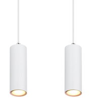 Zwei zylinderförmige, weiße Hängeleuchten aus seitlicher Perspektive mit warmem Lichtschein.