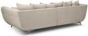 Beiges, gepolstertes Ecksofa mit Stoffbezug, vielen Rückenkissen und schlanken Metallfüßen, gezeigt in Rückansicht aus schräger Perspektive von hinten rechts auf weißem Hintergrund.