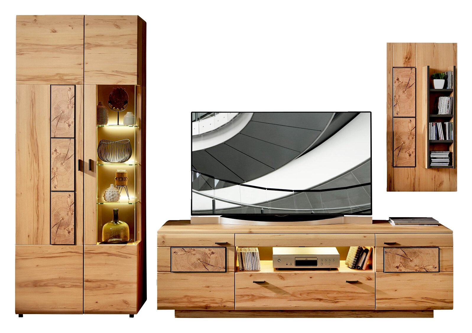 Wandkombination aus Holz mit Schrank, TV-Board und Wandregal, frontal betrachtet