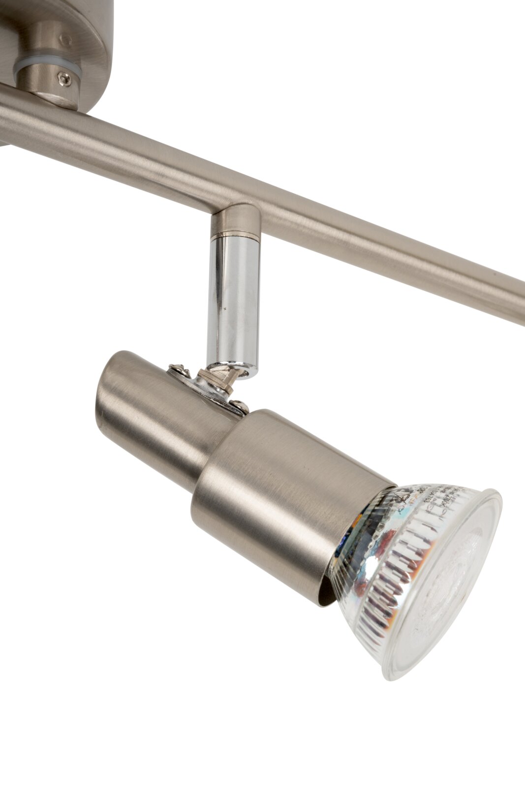 Nahaufnahme eines LED-Strahlers in gebürstetem Metall, seitliche Perspektive