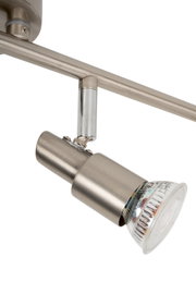 Nahaufnahme eines LED-Strahlers in gebürstetem Metall, seitliche Perspektive