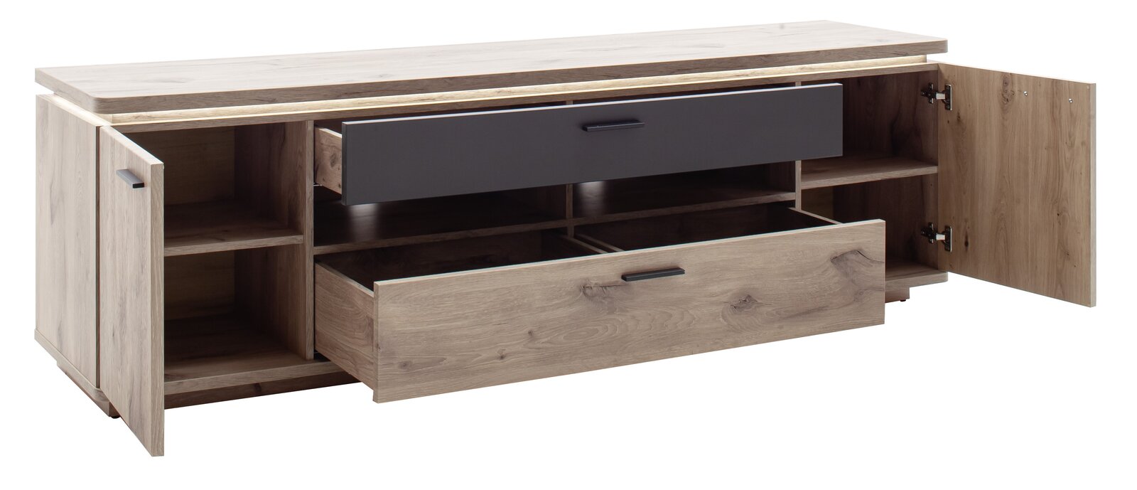 Modernes Sideboard in Holzoptik mit schwarzen Akzenten, zwei geöffneten Türen und zwei ausgezogenen Schubladen, Innenfächer sichtbar, perspektivische Frontansicht leicht von oben.