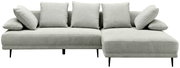 Graues Ecksofa mit rechter Ottomane, fünf Kissen und schwarzen Beinen, Frontalansicht.