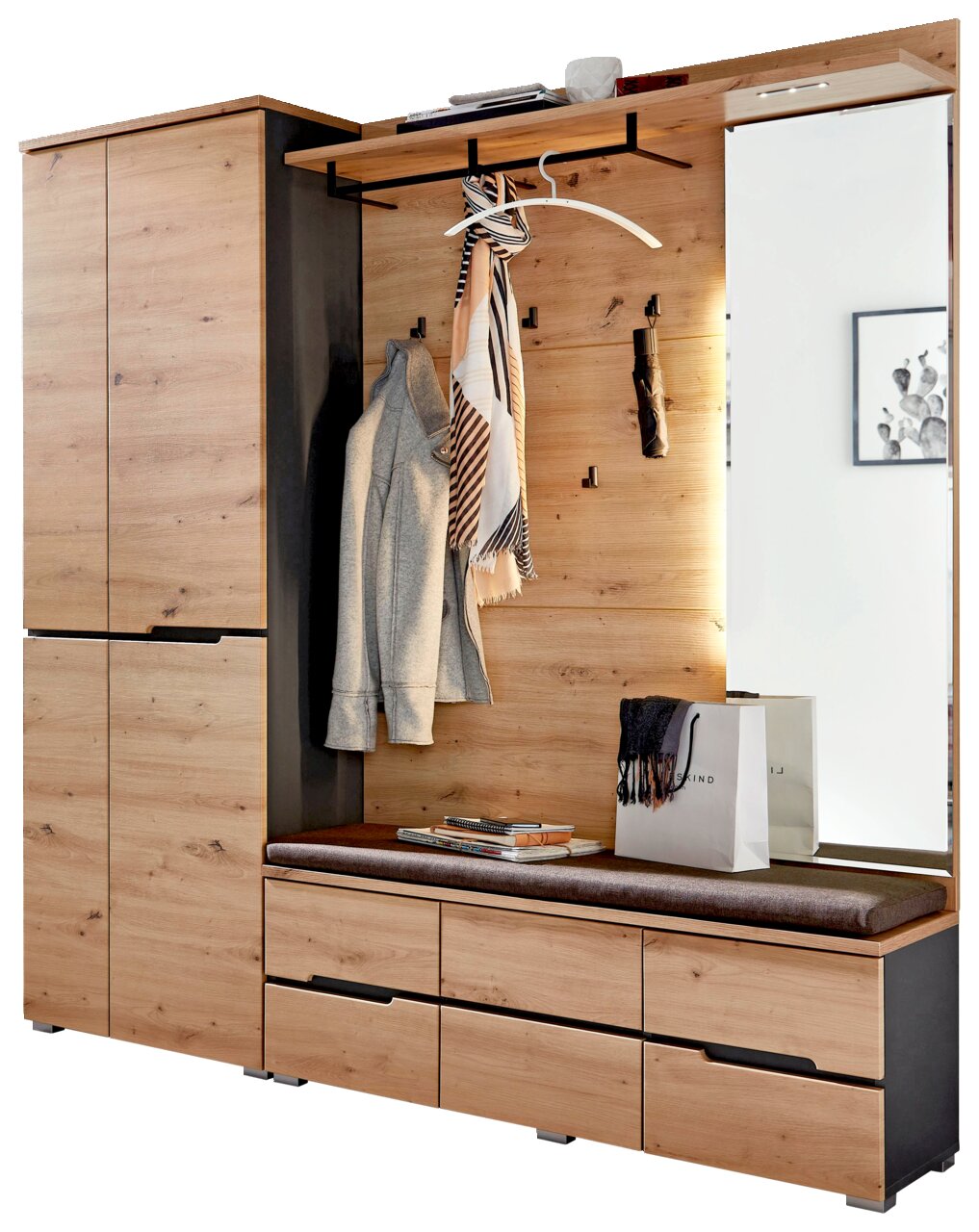 Garderoben-Set aus Holz mit Schränken, Sitzbank und Spiegel, seitliche Perspektive