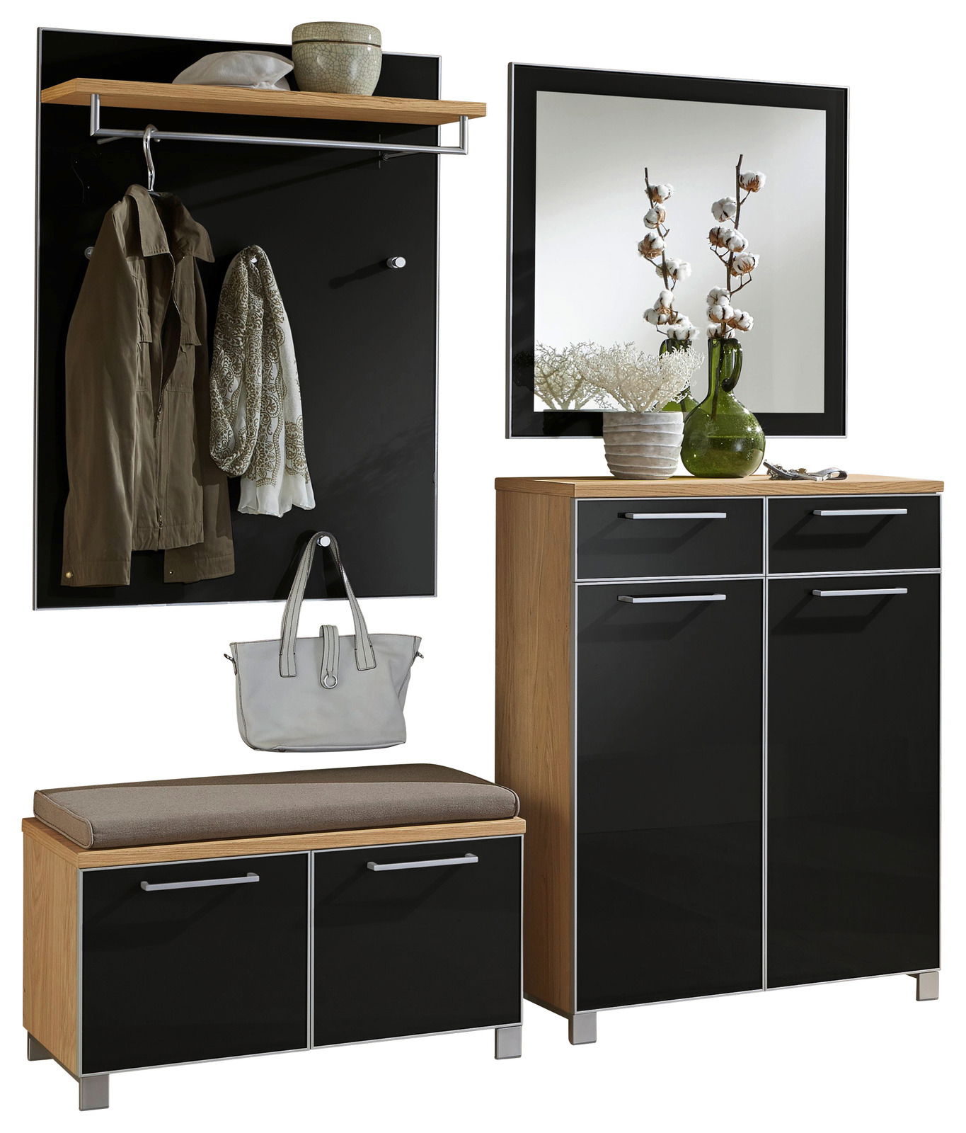 Garderoben-Set 5-tlg. in moderner Holz- und Schwarzoptik, bestehend aus Wandpaneel mit Haken und Ablage, Sitzbank mit Stauraum, und Schrank mit Spiegel, seitliche Perspektive