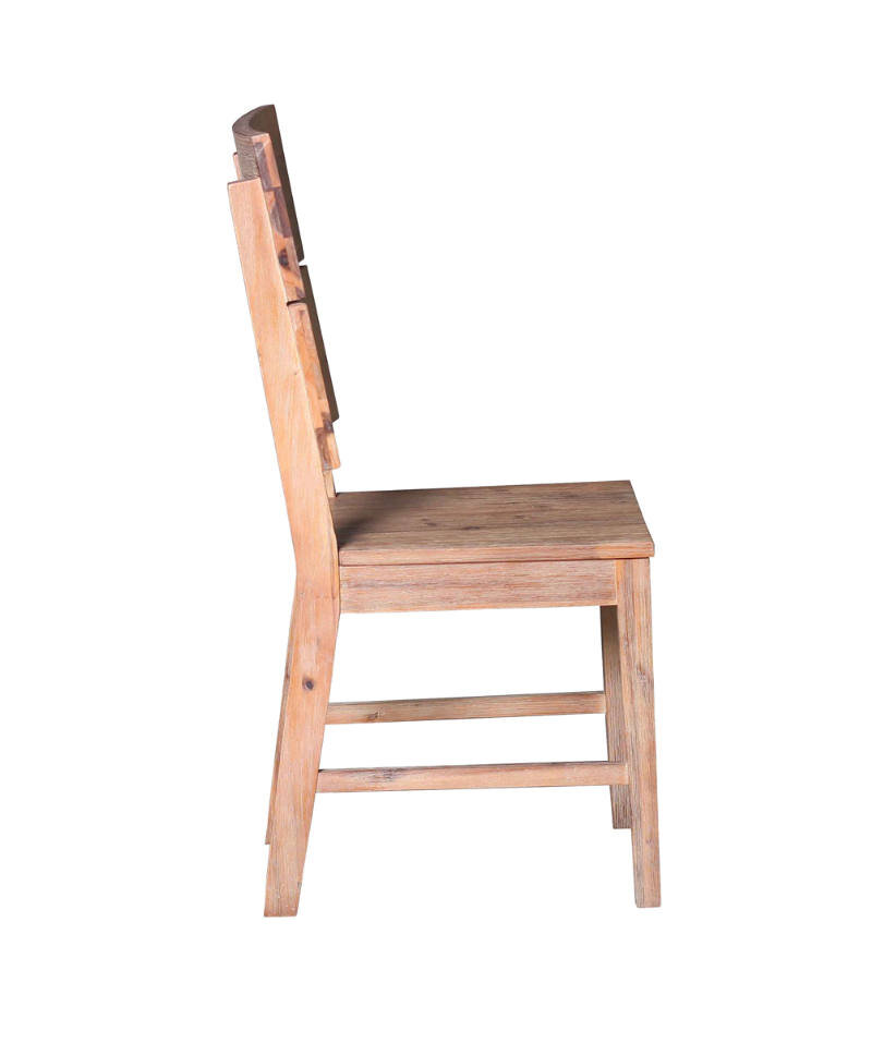 Landscape Stuhl II BALI Seitenansicht eines hölzernen Stuhls mit gerader Rückenlehne und einfacher Sitzfläche.
