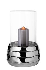 Windlicht aus Glas und Keramik mit brennender Kerze, seitliche Perspektive