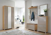 Garderoben-Set 5-tlg. in modernem Design mit Holz- und Hochglanzoberflächen, bestehend aus einem Kleiderschrank, einer Sitzbank mit Stauraum, einer Wandgarderobe mit Hutablage und Spiegel, aus der Perspektive eines hellen, modernen Raumes.