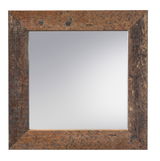 Quadratischer Spiegel mit rustikalem Holzrahmen, Frontalansicht