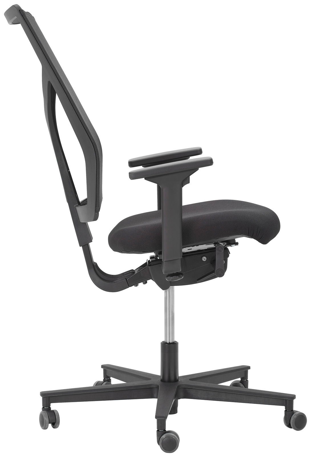 Seitliche Ansicht eines modernen schwarzen Drehstuhls mit Armlehnen und Rollen.