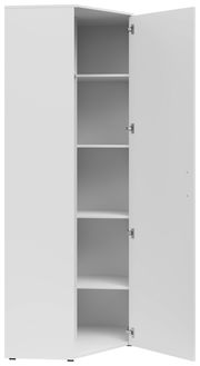 Weißer Eckschrank mit geöffneter Tür, zeigt mehrere Regalböden, Perspektive von vorne.