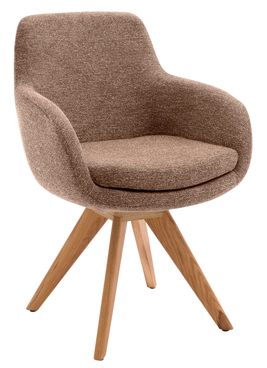 Bruine fauteuil met gestoffeerde zitting en rugleuning, op vier houten poten, zijaanzicht