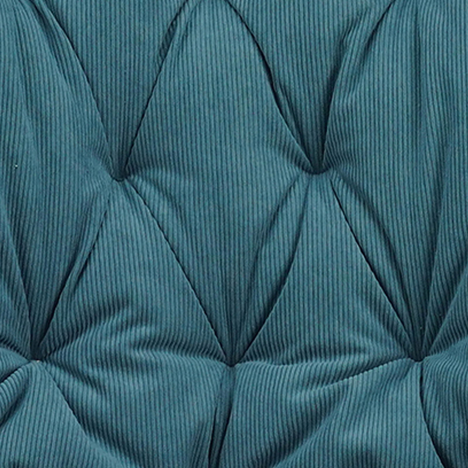 Osca Stuhl CLAUDIO Nahaufnahme eines gepolsterten, gesteppten Stuhlbezugs in blauem Stoff mit feiner Rillenstruktur, von oben betrachtet.