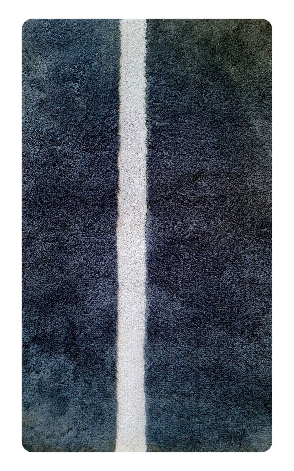 Linneweber Badteppich 60x100cm NICE Badteppich in Dunkelblau mit einem zentralen weißen Streifen, Draufsicht