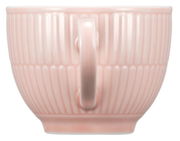 Rosa Kaffeeobertasse mit geriffeltem Design, seitliche Perspektive
