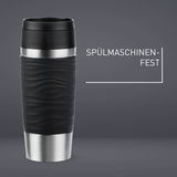 Schwarzer Thermobecher Classic Wave 0,36L mit wellenförmiger Struktur, Edelstahlboden und schwarzem Deckel, frontal abgebildet, spülmaschinenfest.