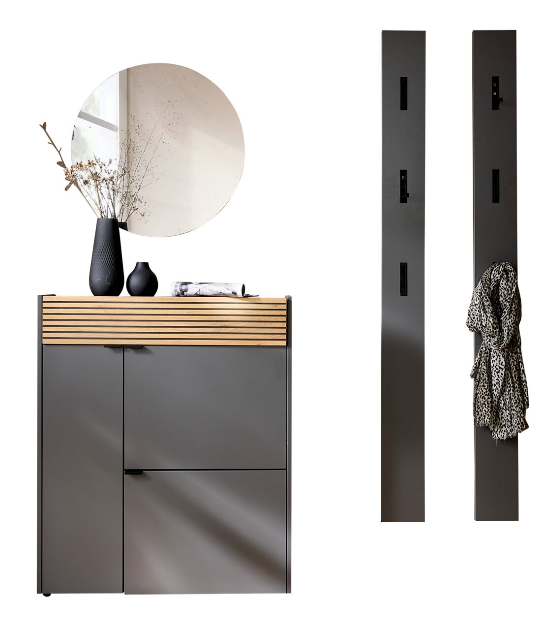 Voleo Garderoben-Set RIO Garderoben-Set in Graphit mit modernem Design, bestehend aus einem Schrank mit Holzdetails und zwei Wandpaneelen mit Haken, frontal abgebildet.