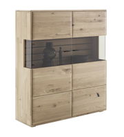 Hochwertiges Highboard aus Holz mit Glasfront, seitliche Perspektive