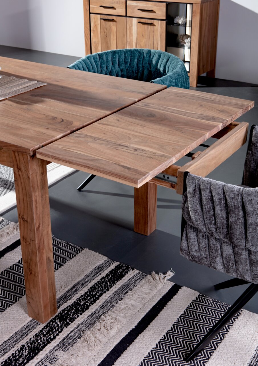 Esstisch aus Holz mit ausziehbarer Tischplatte, seitliche Perspektive