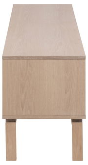 TV-Lowboard aus hellem Holz, Vorderansicht mit klaren Linien und minimalistischen Design.