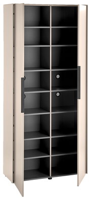 Hoher Metallschrank in Beige mit geöffneten Flügeltüren und mehreren schwarzen Einlegeböden, perspektivisch leicht von vorne aufgenommen.