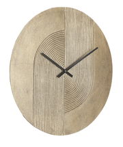 Moderne Wanduhr mit strukturiertem, kreisförmigem Design in Beige und schwarzen Zeigern, Frontalansicht