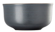 Seitliche Ansicht einer grauen Müslischale mit feiner Rillenstruktur, 13 cm Durchmesser.