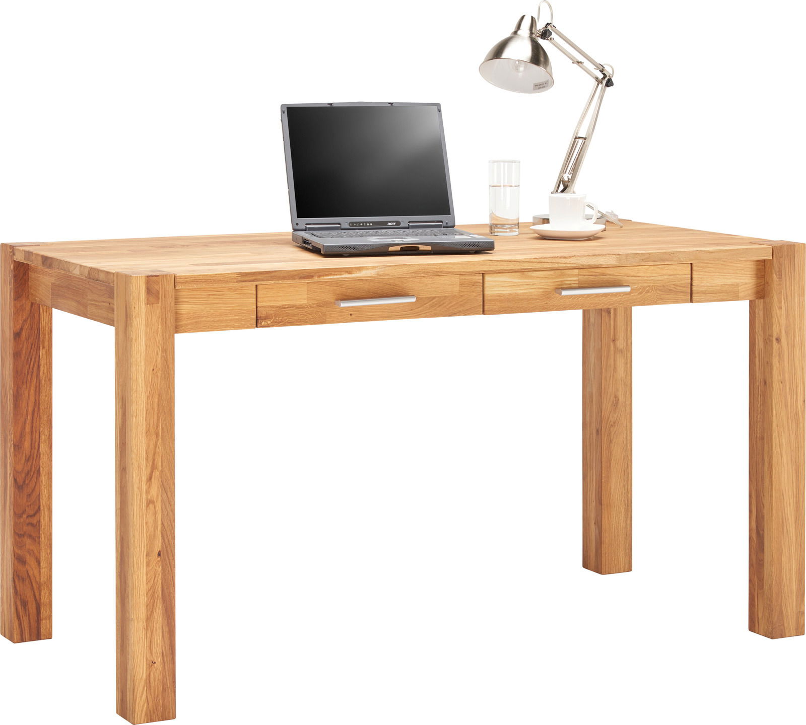 Linea Natura Schreibtisch OKAY Moderner Schreibtisch aus Holz mit drei Schubladen, darauf ein Laptop, eine Lampe und eine Tasse, seitliche Perspektive.