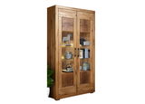 Holzvitrine mit Glastüren, dekoriert mit Regalen und Accessoires, seitliche Perspektive