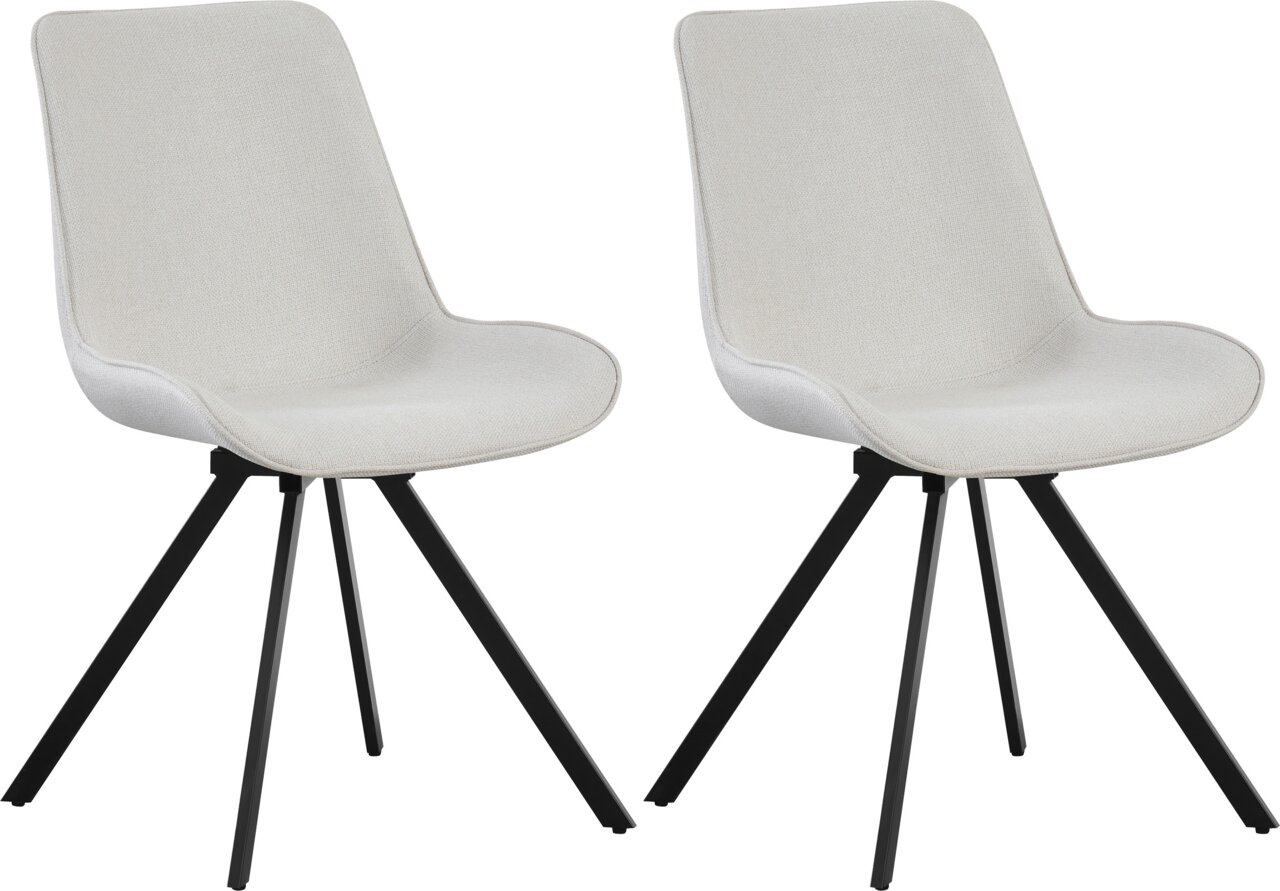 Zwei moderne Polsterstühle in Hellbeige mit schwarzem Metallgestell, schräg von vorne in leichter Seitenansicht freigestellt auf weißem Hintergrund