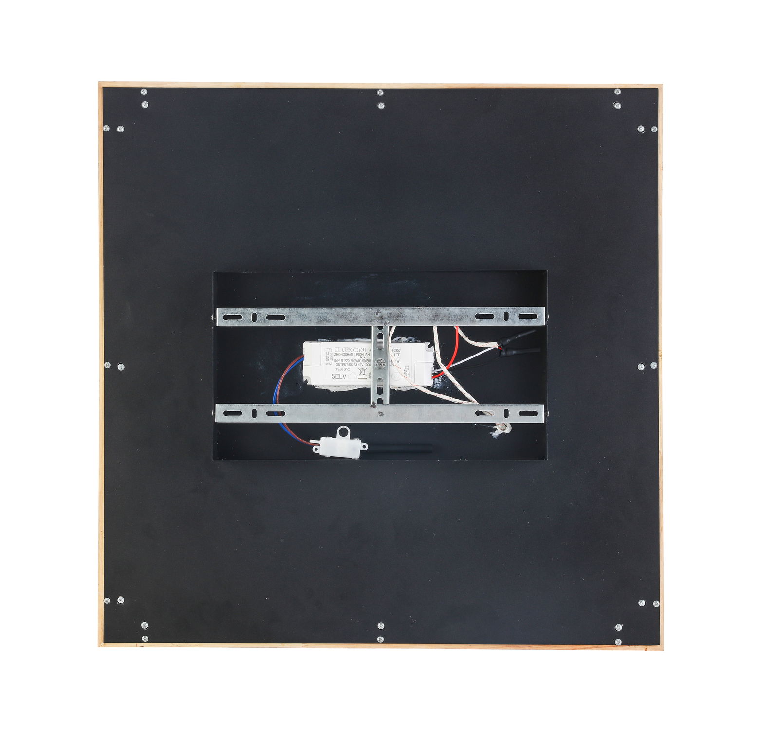 Rückansicht der LED-Deckenleuchte Hina mit sichtbarer Verkabelung und Montagehalterung.