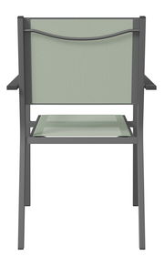 Rückansicht eines Stapelsessels mit grauem Metallrahmen und grünem Textilgewebe.