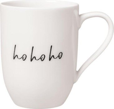 Weiße Tasse mit der Aufschrift 'ho ho ho' in schwarzer Schrift, seitliche Perspektive