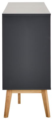Seitenansicht eines modernen Sideboards mit dunkler Oberfläche und hellen Holzbeinen.