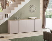 Modernes XL-Sideboard in einem stilvollen Wohnzimmer, seitliche Perspektive