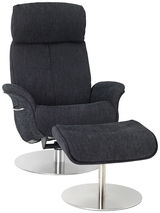 Moderner Relaxsessel mit Hocker in dunklem Stoffbezug, seitliche Perspektive