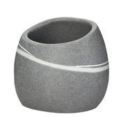 Grauer Becher Little Rock mit geschwungenem Design, seitliche Perspektive