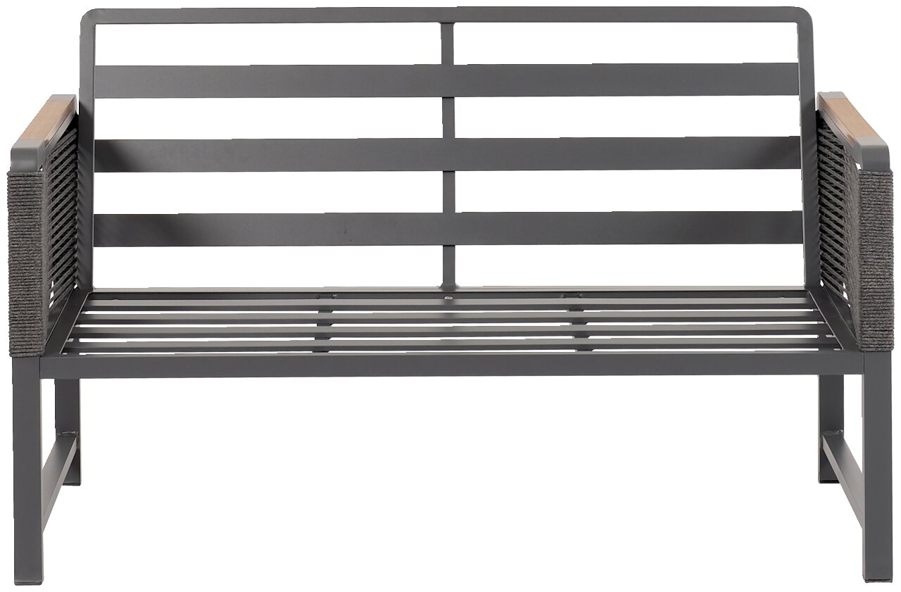 Zweisitzige Sitzbank aus Metall mit Armlehnen aus Holz und Seil, frontale Ansicht.