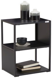 Moderner Beistelltisch aus schwarzem Metall mit zwei Regalböden, dekoriert mit Keramikvasen, Schalen und Büchern, seitliche Perspektive